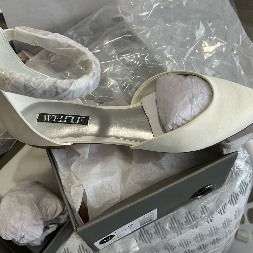 David’s Bridal flats
